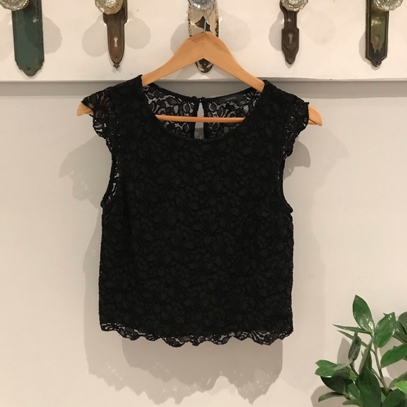 π Black Talula Lace Crop - Picture 1 of 4